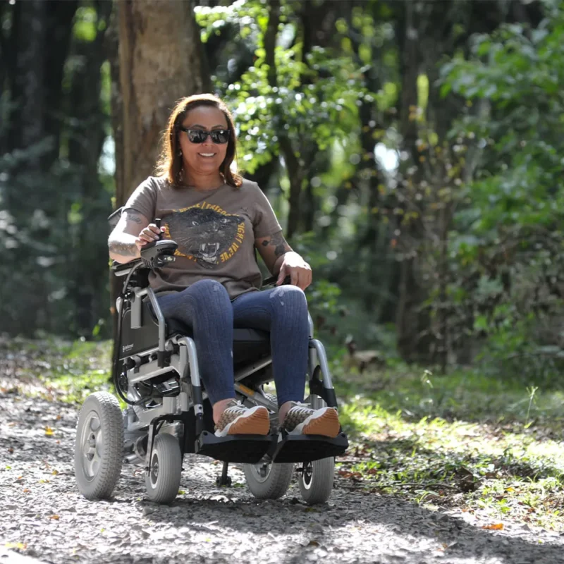 Cadeira de Rodas Motorizada em Alumínio Dobrável até 135 Kg Assento de 45 cm D1000 Dellamed - Imagem 8